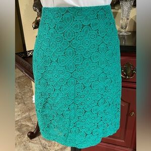 The limited‎ women’s green lace pencil skirt size 4P